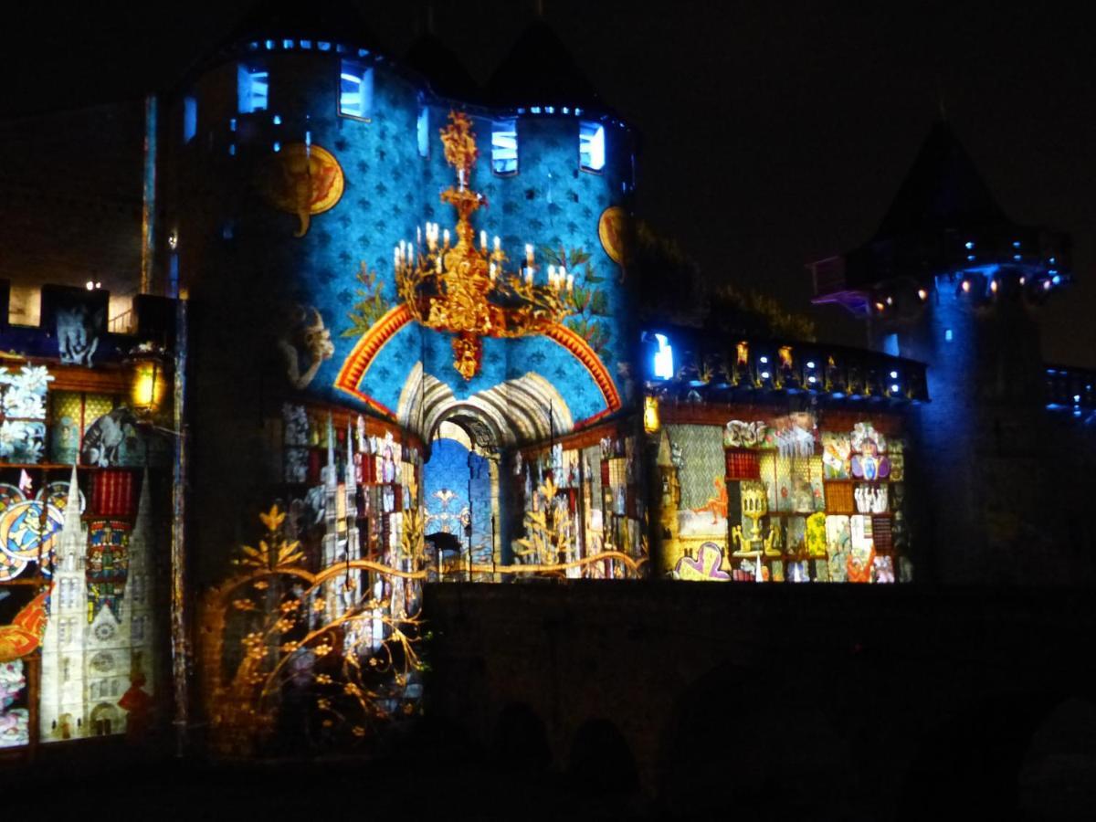 Maison Des Remparts Nichee Sous La Cite Carcassonne Luaran gambar
